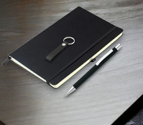 Подарочный набор Мариттоимо / Набор из блокнота A5 " Legato ", шариковой ручки Rebecca и брелока Long в подарочной коробке